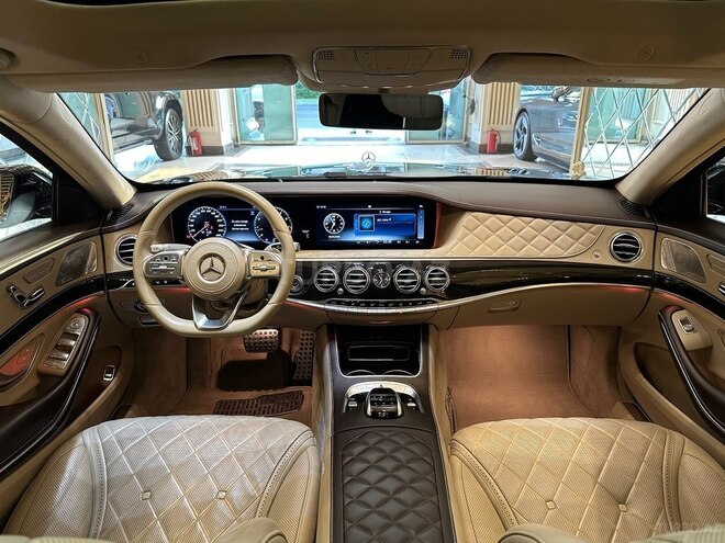 Mercedes S 560 4MATIC 2018, 88,000 km - 4.0 l - Bakı