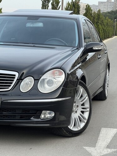 Mercedes E 240 2002, 318,000 km - 2.6 l - Bakı