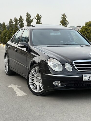 Mercedes E 240 2002, 318,000 km - 2.6 l - Bakı