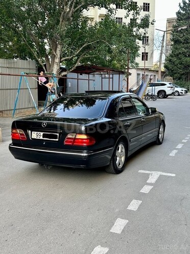 Mercedes E 220 d 2000, 498,000 km - 2.2 l - Bakı