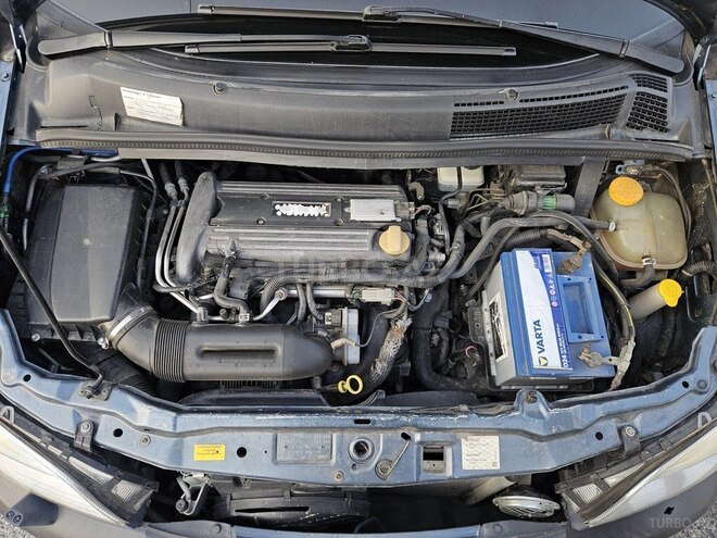 Opel Zafira 2001, 197,000 km - 2.2 л - Bakı