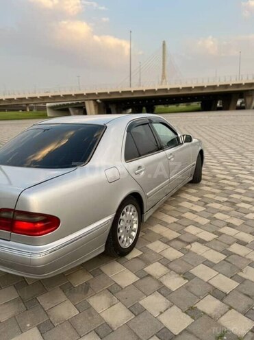 Mercedes E 220 d 2001, 598,000 km - 2.2 l - Bakı