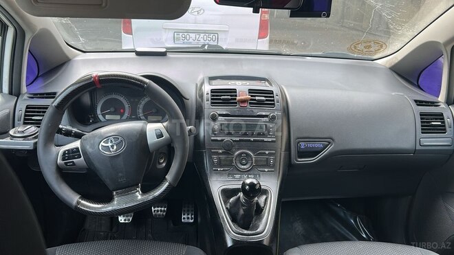 Toyota Auris 2011, 239,300 km - 1.4 л - Bakı
