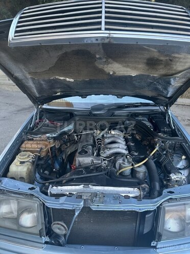 Mercedes E 250 1993, 368,000 km - 2.5 л - Bakı