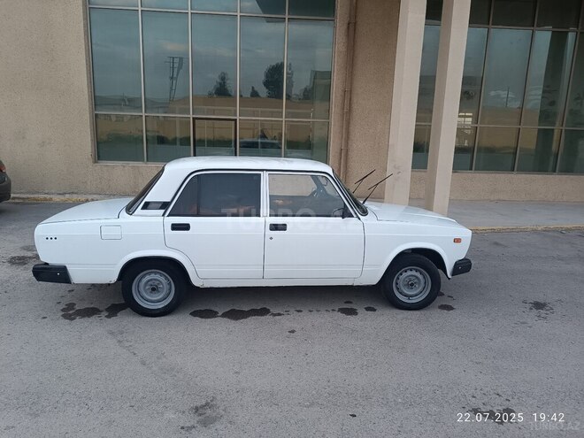 LADA (VAZ) 2107 2005, 190,000 km - 1.6 l - Salyan