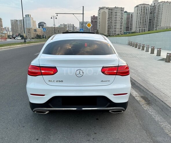 Mercedes GLC 250 4MATIC Coupe 2018, 159,000 km - 2.0 л - Bakı