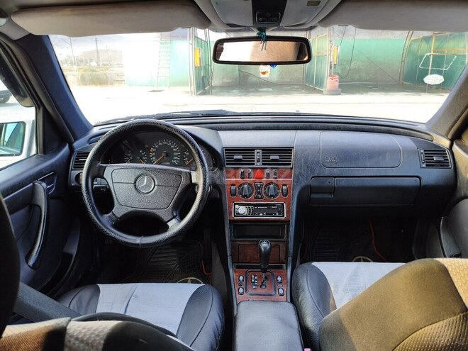 Mercedes C 200 2000, 278,417 km - 2.0 l - Bakı