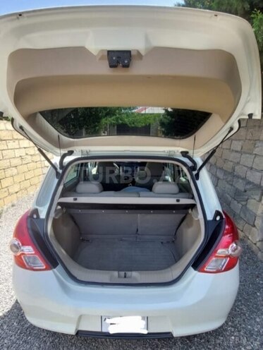 Nissan Tiida 2011, 58,830 km - 1.5 л - Bakı