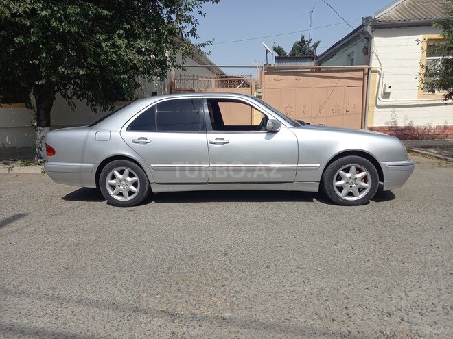 Mercedes E 220 d 2000, 225,000 km - 2.2 l - Tovuz