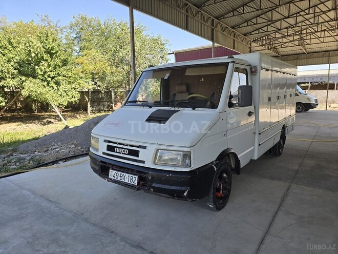 Iveco Daily 1999, 295,000 km - 2.8 л - Saatlı