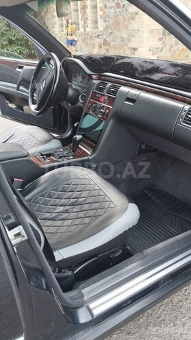 Mercedes E 200 1997, 426,373 km - 2.0 l - Qazax