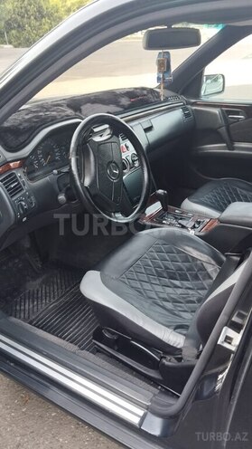 Mercedes E 200 1997, 426,373 km - 2.0 l - Qazax