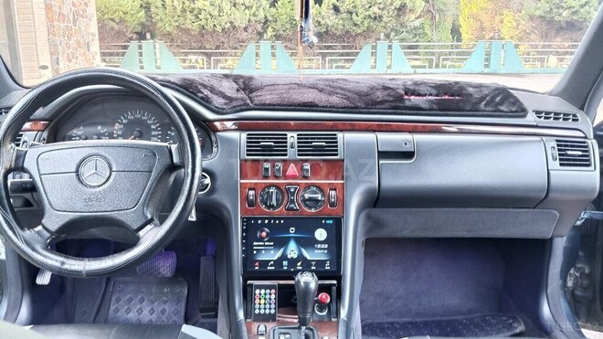 Mercedes E 200 1997, 426,373 km - 2.0 l - Qazax