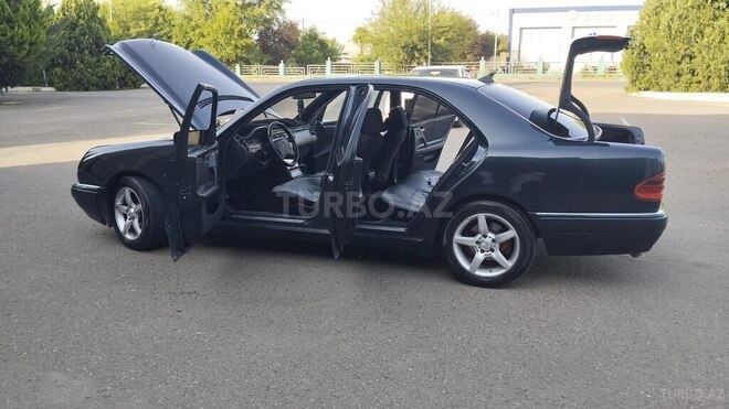 Mercedes E 200 1997, 426,373 km - 2.0 l - Qazax
