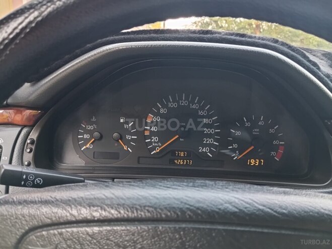 Mercedes E 200 1997, 426,373 km - 2.0 l - Qazax