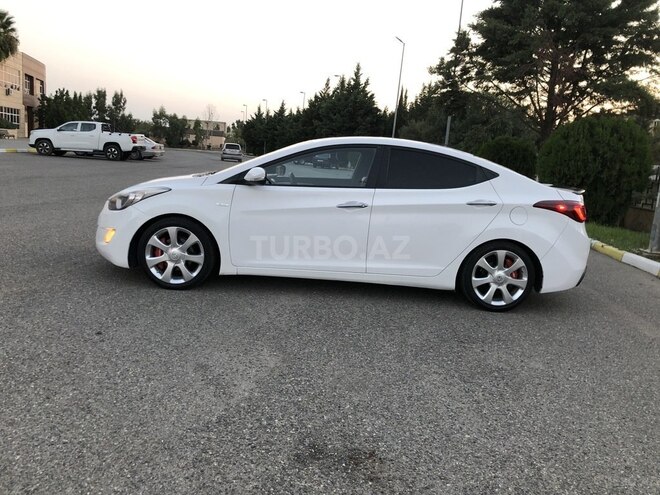 Hyundai Elantra 2013, 270,000 km - 1.8 l - İmişli