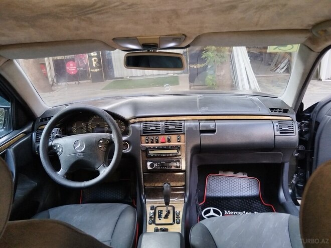 Mercedes E 240 1999, 352,460 km - 2.4 l - Gəncə
