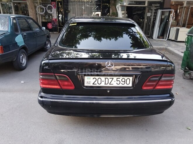 Mercedes E 240 1999, 352,460 km - 2.4 l - Gəncə