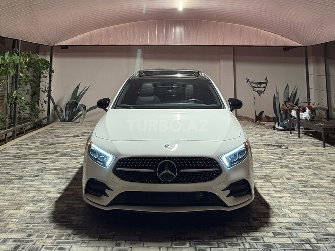 Mercedes  2022, 43,000 km - 2.0 л - Bakı