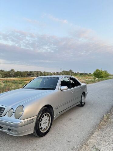 Mercedes E 220 d 2001, 355,000 km - 2.2 л - Bakı