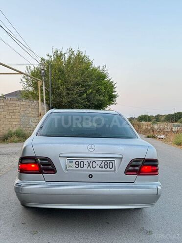 Mercedes E 220 d 2001, 355,000 km - 2.2 л - Bakı