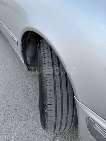 Mercedes E 220 d 2001, 355,000 km - 2.2 л - Bakı