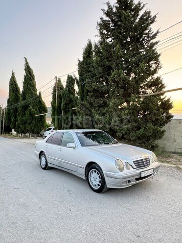 Mercedes E 220 d 2001, 355,000 km - 2.2 л - Bakı