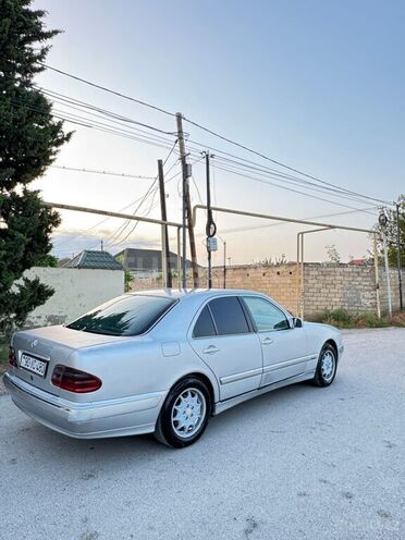 Mercedes E 220 d 2001, 355,000 km - 2.2 л - Bakı