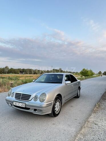 Mercedes E 220 d 2001, 355,000 km - 2.2 л - Bakı