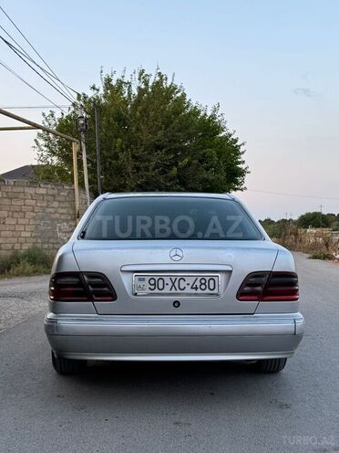 Mercedes E 220 d 2001, 355,000 km - 2.2 л - Bakı