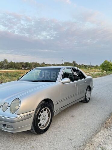 Mercedes E 220 d 2001, 355,000 km - 2.2 л - Bakı