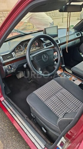 Mercedes E 200 1995, 350,000 km - 2.0 l - Bakı