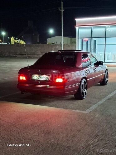 Mercedes E 200 1995, 350,000 km - 2.0 l - Bakı