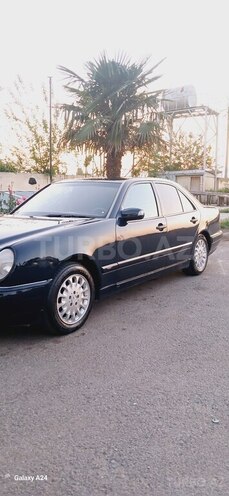 Mercedes E 200 1998, 585,651 km - 2.0 l - Ağcabədi