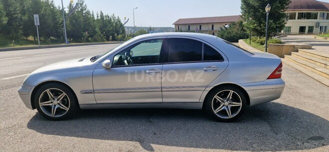 Mercedes C 200 2000, 349,444 km - 2.0 l - Qusar
