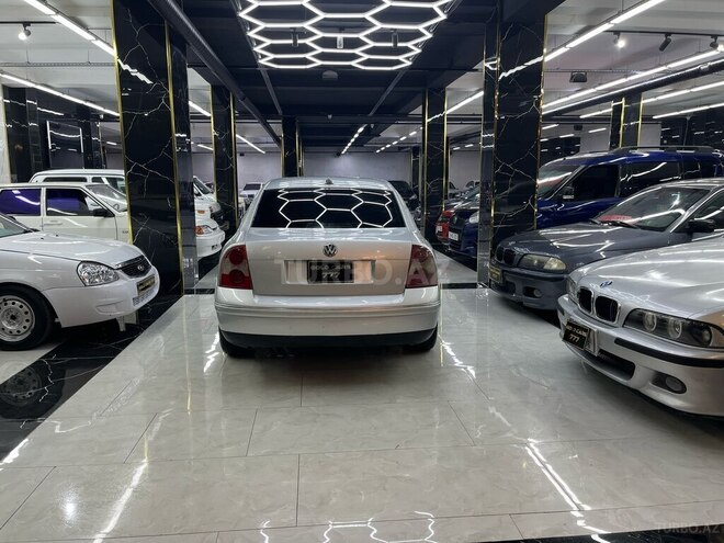 Volkswagen Passat-5