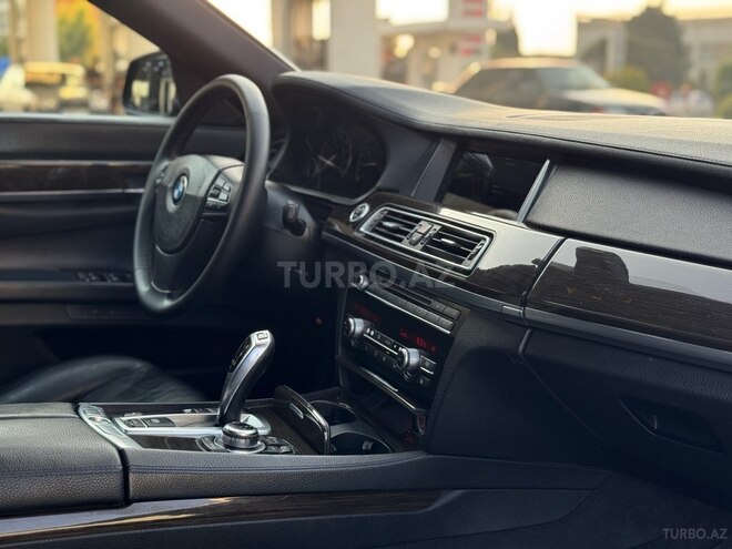 BMW 740 2011, 295,000 km - 3.0 л - Bakı