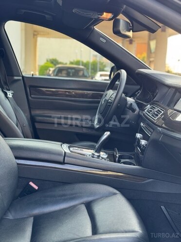 BMW 740 2011, 295,000 km - 3.0 л - Bakı
