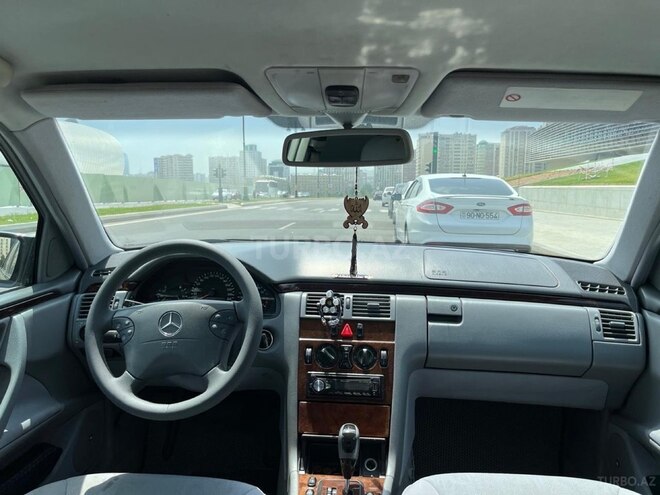 Mercedes E 240 2001, 252,000 km - 2.4 l - Bakı