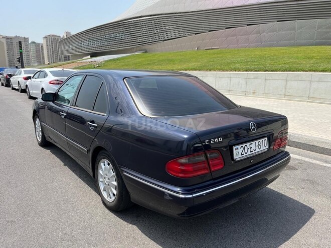 Mercedes E 240 2001, 252,000 km - 2.4 l - Bakı