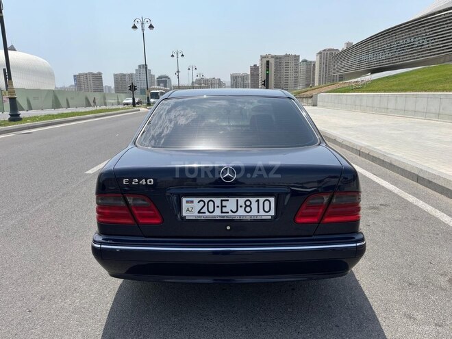 Mercedes E 240 2001, 252,000 km - 2.4 l - Bakı