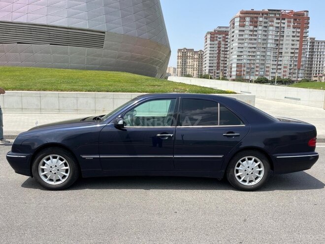 Mercedes E 240 2001, 252,000 km - 2.4 l - Bakı