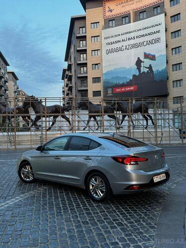 Hyundai Elantra 2019, 105,000 km - 2.0 l - Bakı