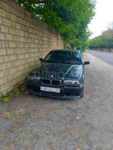 BMW 318 1992, 330,000 km - 1.8 l - Quba