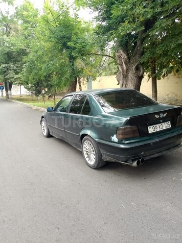 BMW 318 1992, 330,000 km - 1.8 l - Quba