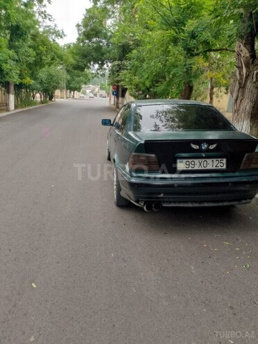 BMW 318 1992, 330,000 km - 1.8 l - Quba