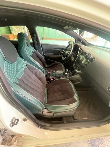 Kia Rio 2012, 290,196 km - 1.4 l - Qazax