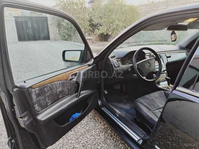 Mercedes E 240 1999, 365,000 km - 2.4 l - Bakı