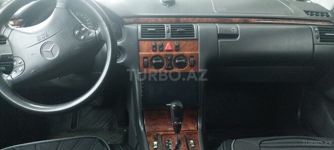 Mercedes E 240 1999, 267,800 km - 2.4 l - Qəbələ