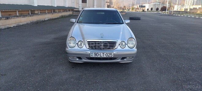 Mercedes E 240 1999, 267,800 km - 2.4 l - Qəbələ